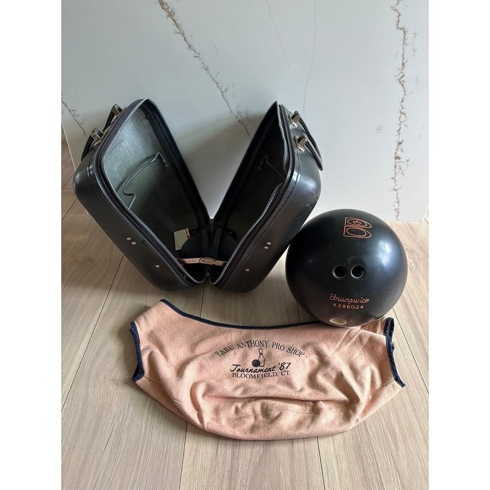 Vintage Brunswick Mr Rhino Bowling Ball w/ Hard Shell Case Accessories Retro Bag